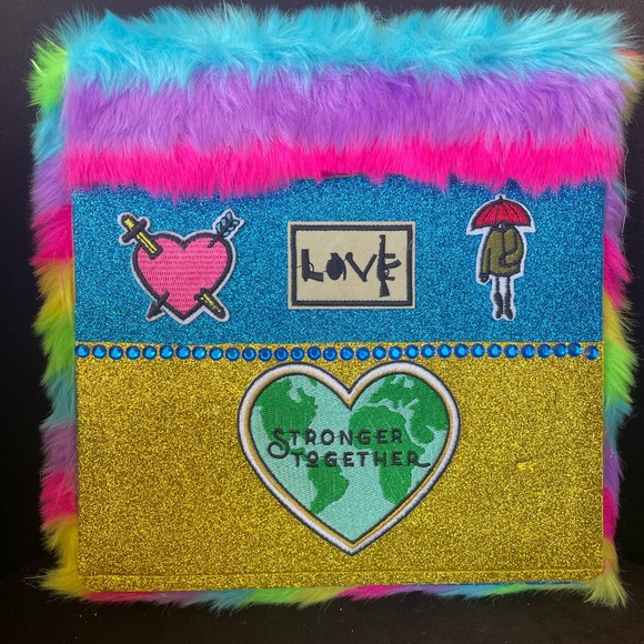 Artist made wooden Clutch “I 💙💛 Humanity” - Picture 2 of 4